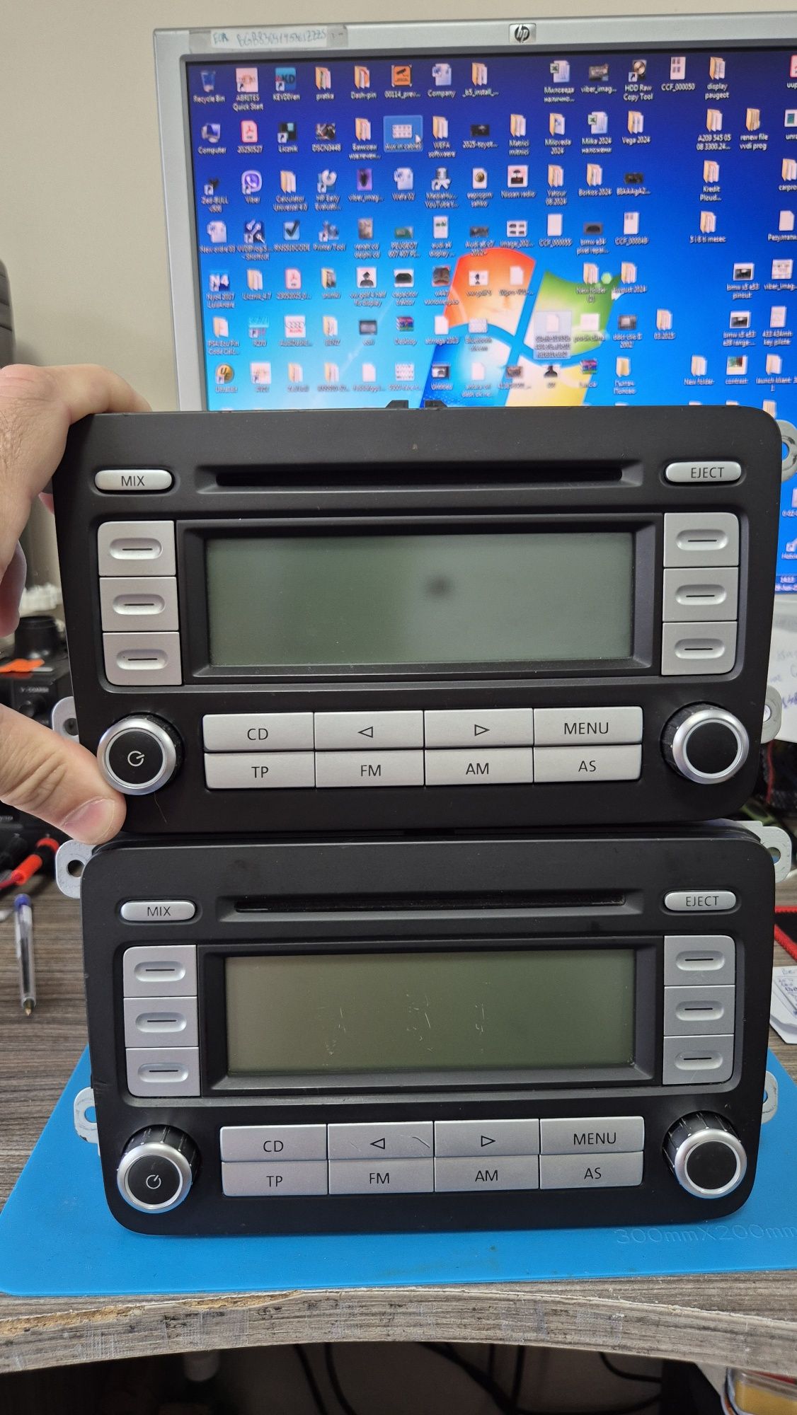 vw RCD 300 радио,наличен код! vw RCD300