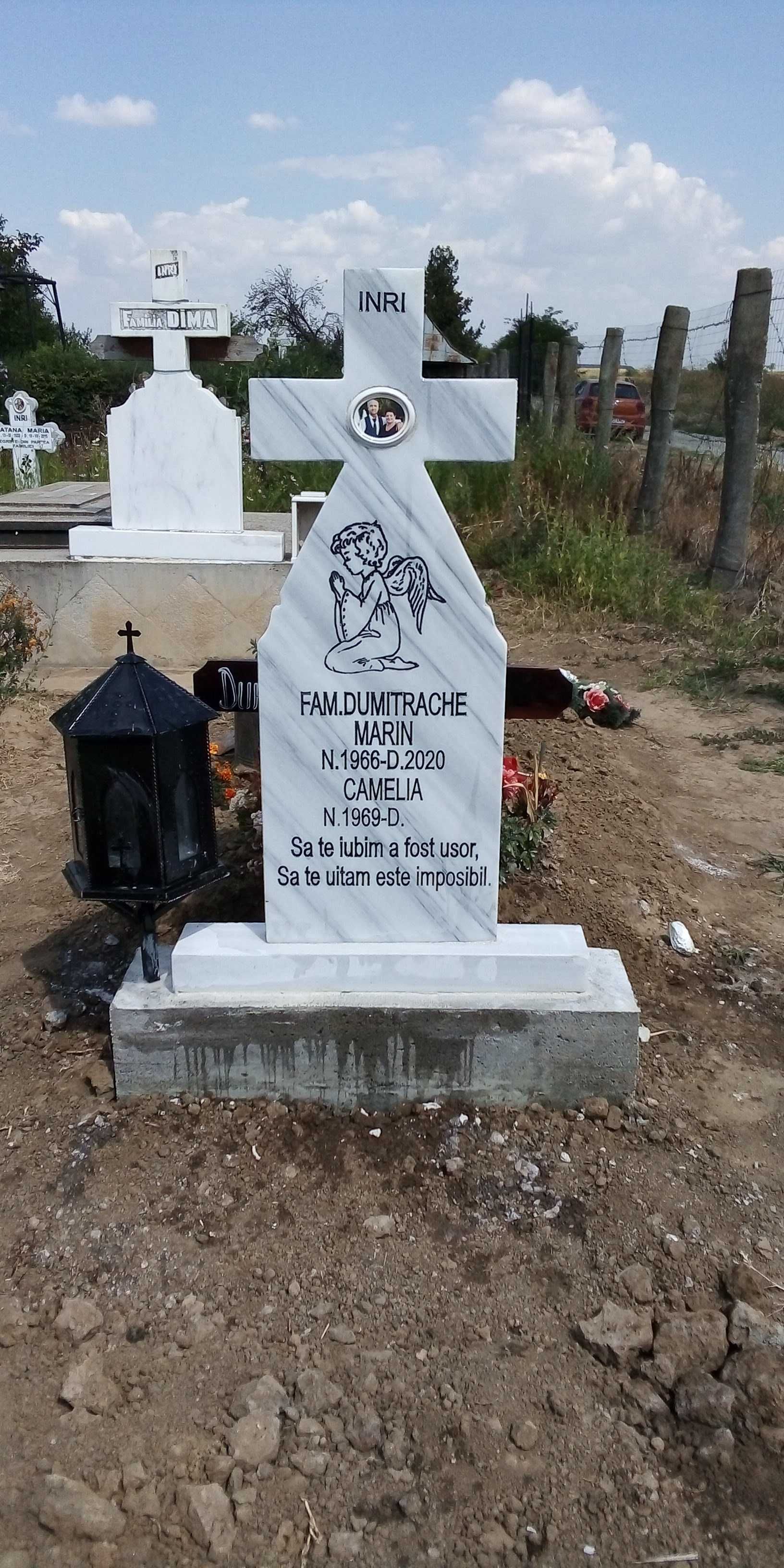 Felinare marmură si monumente funerare ieftine