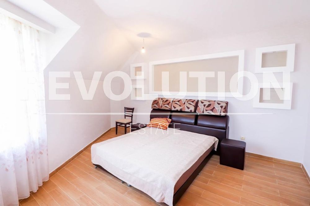 Двустаен апартамент в района на  Галата!