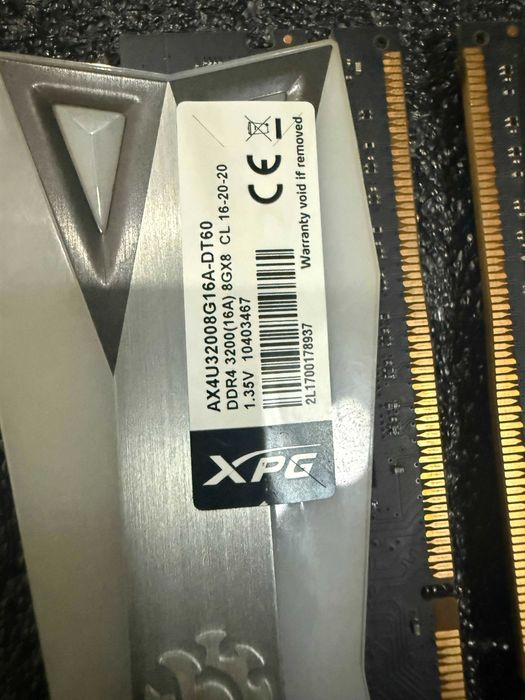 XPG DDR4 16GB (2×8GB) 3200MHz CL16 – RGB