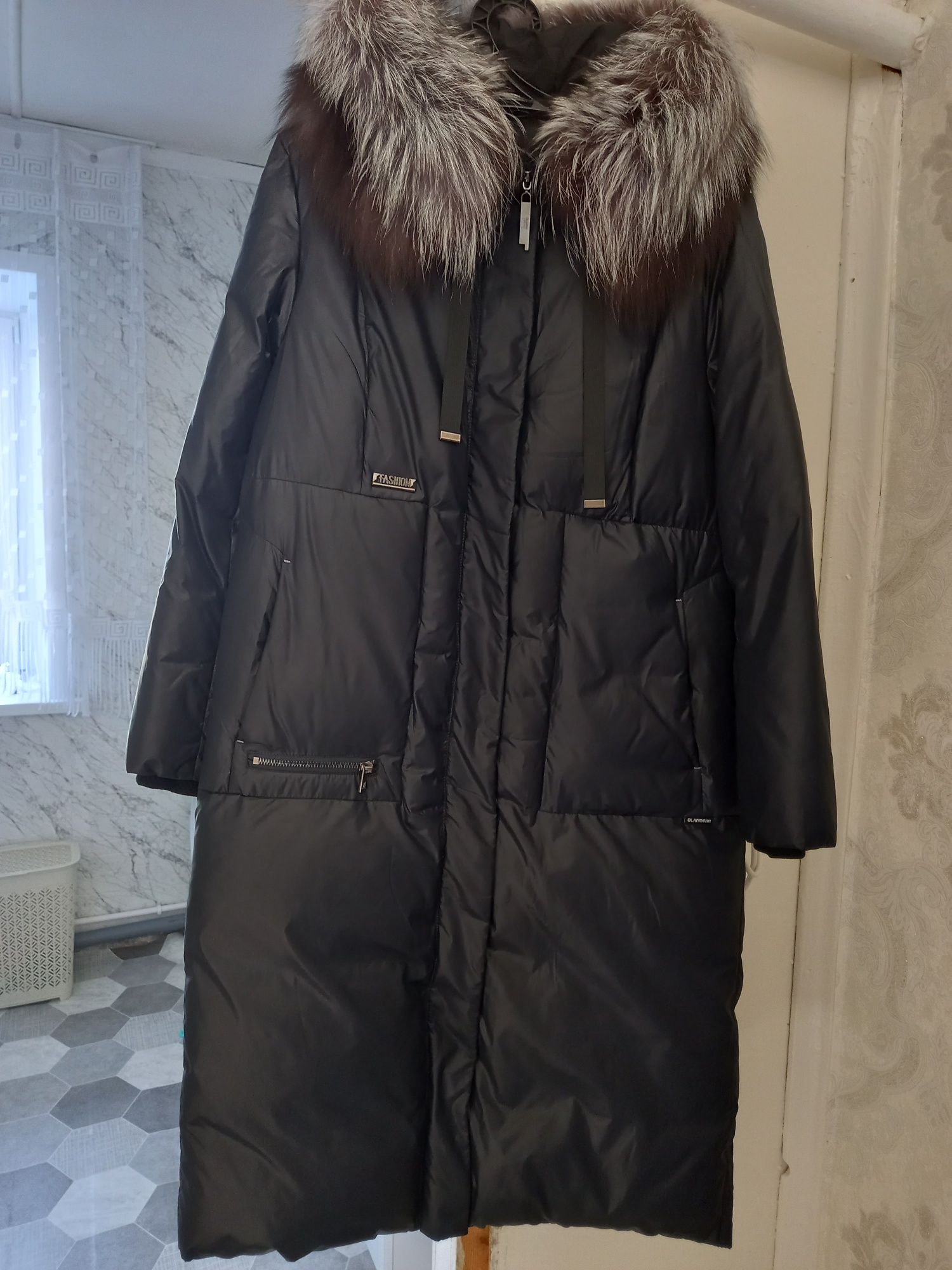 продам зимнюю куртку
