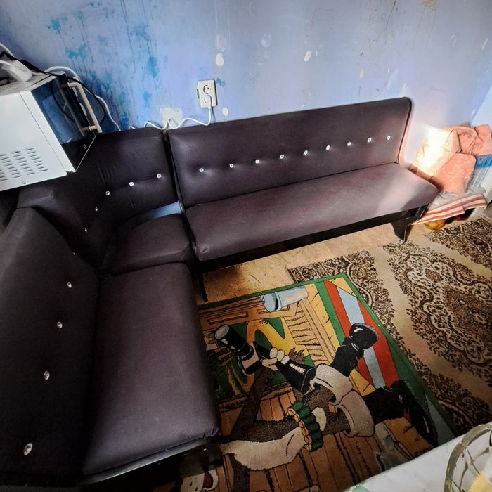 Угловой кухонный диван