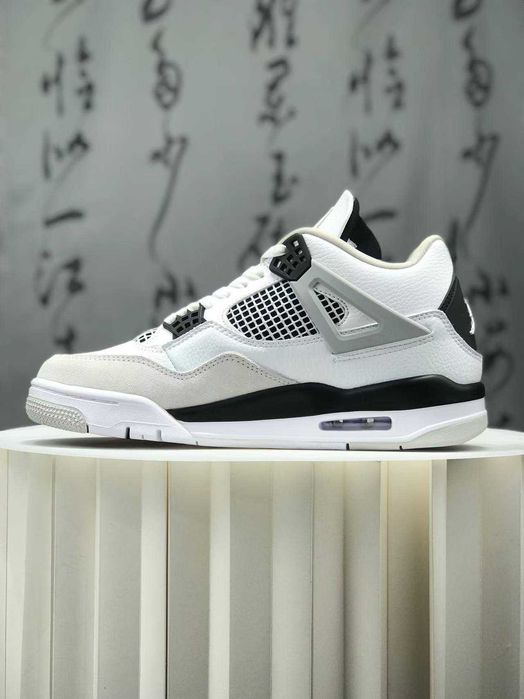 Jordan 4 Retro Military Black EU40