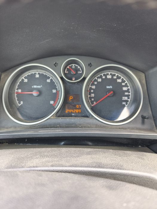 Opel zafira B 2011