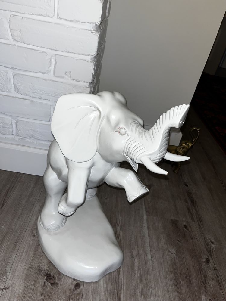Статуя Слона