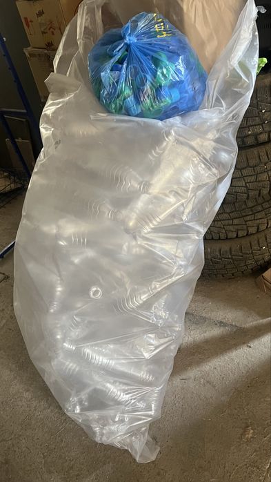 Новые баклажки 1,5 с крышками