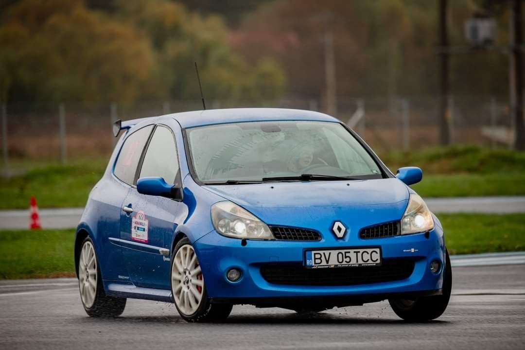 Vand Renault Clio 3 RS sau schimb