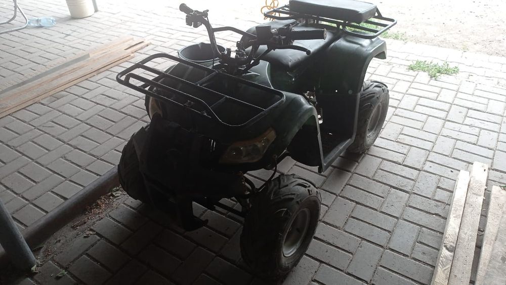 Продам квадроцикл 125 кубов детский подростковый