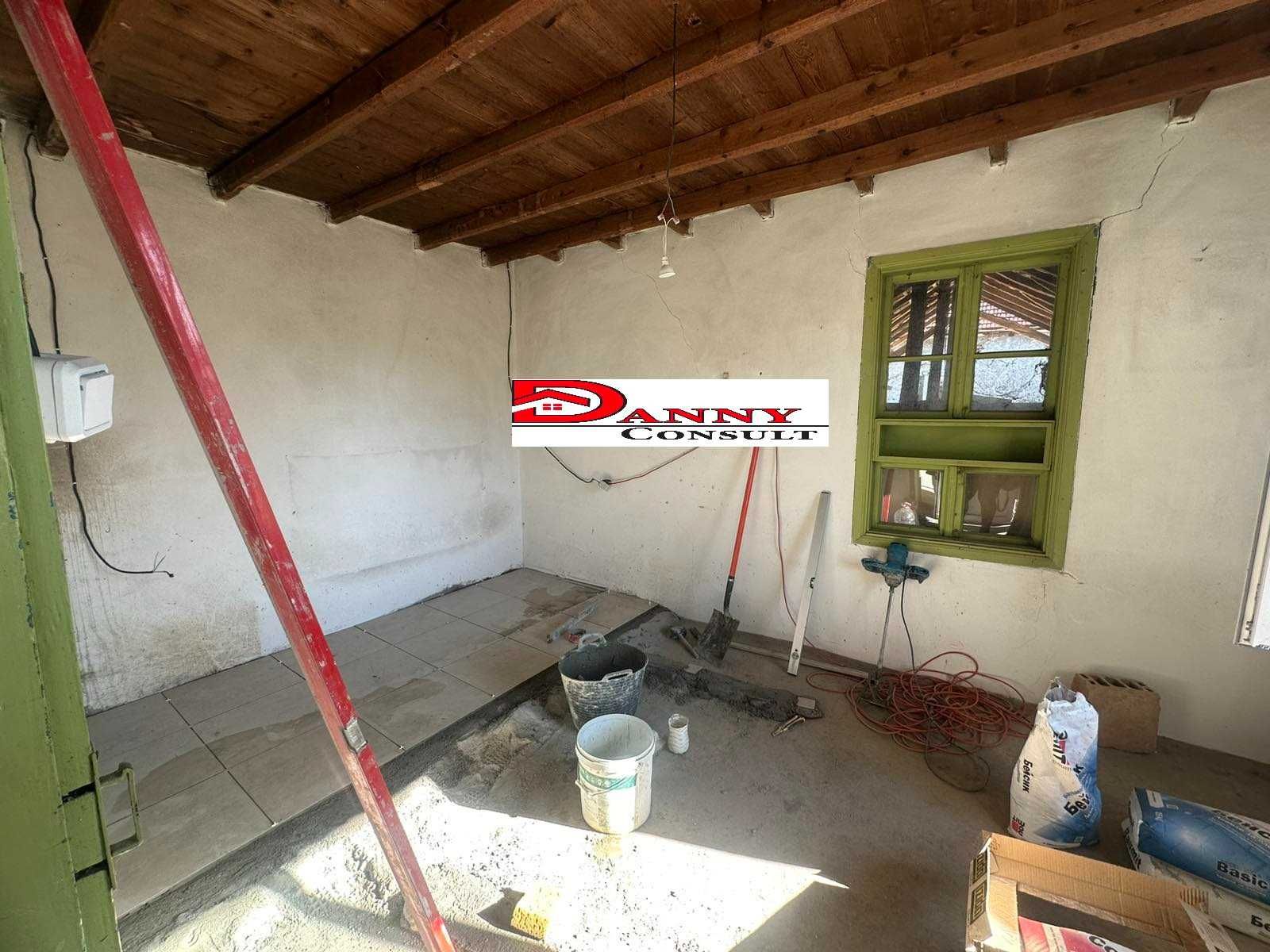 Двуетажна къща за продажба в с. Никюп