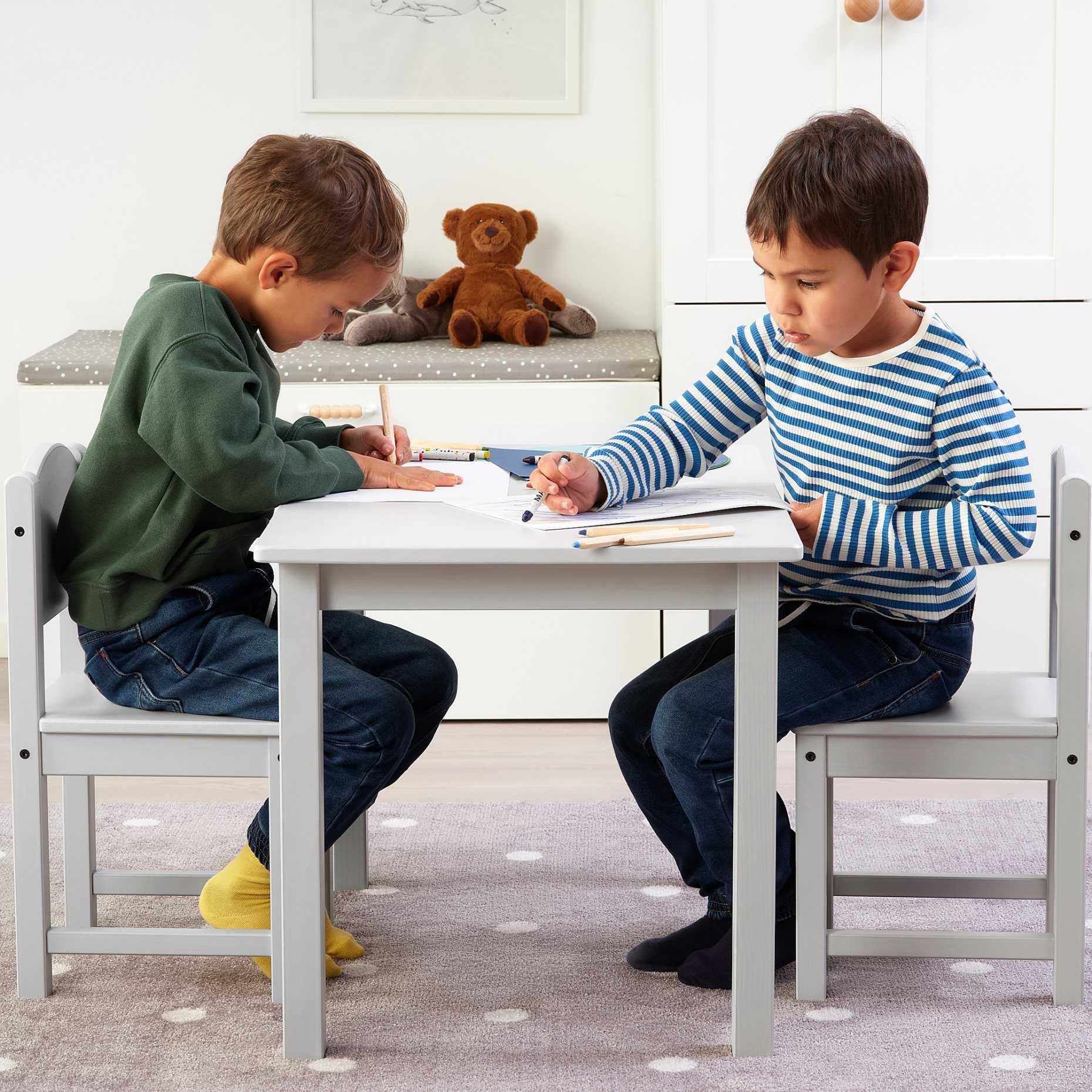 ### 67 % намалени ### Детска маса + 2 детски столчета IKEA SUNDVIK