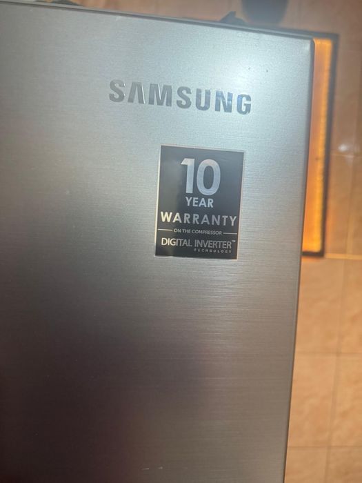 Frigider Samsung