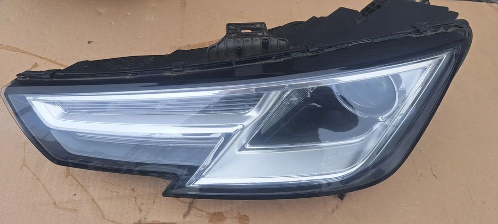 Far stanga bixenon Audi A4 b9