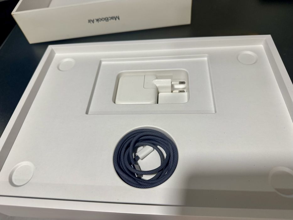 Macbook Air M2-2022 | 16gb ram | 512 gb SSD |10 nuclee CPU |Midnight |