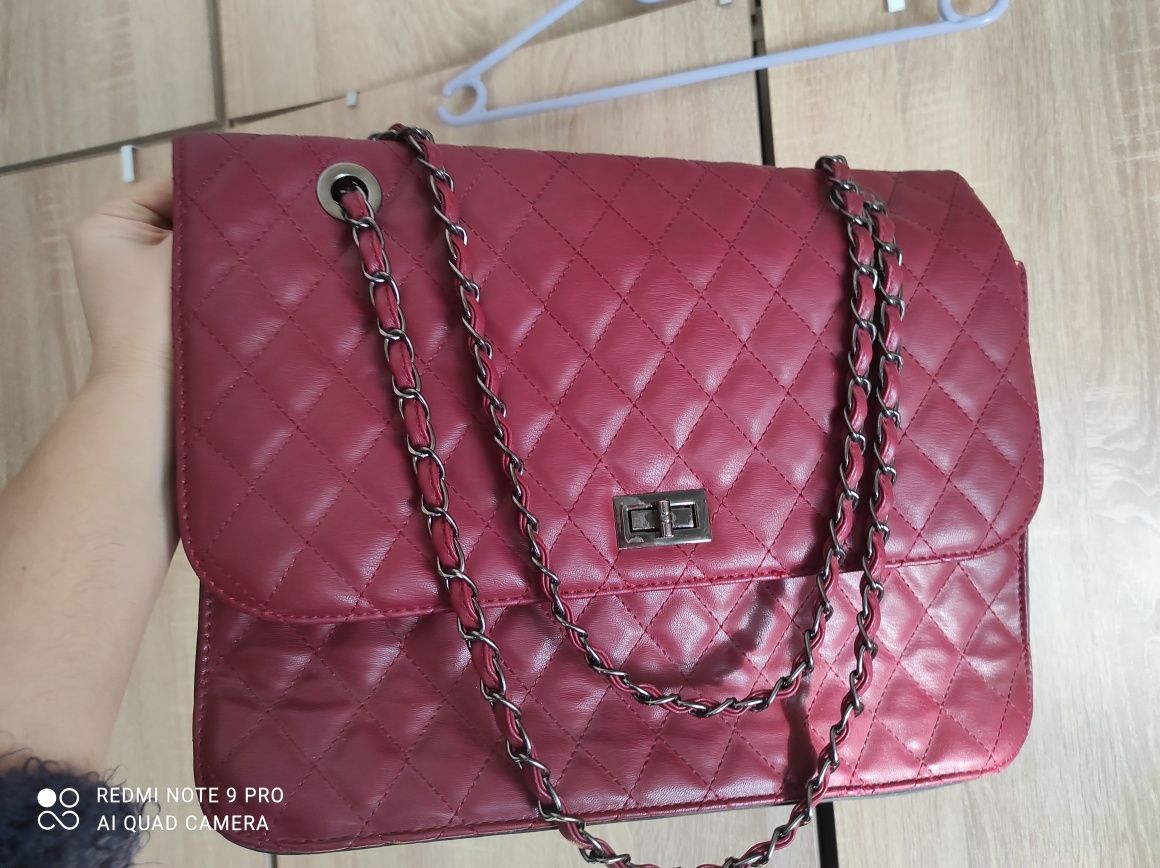 Голяма чанта, цвят бордо