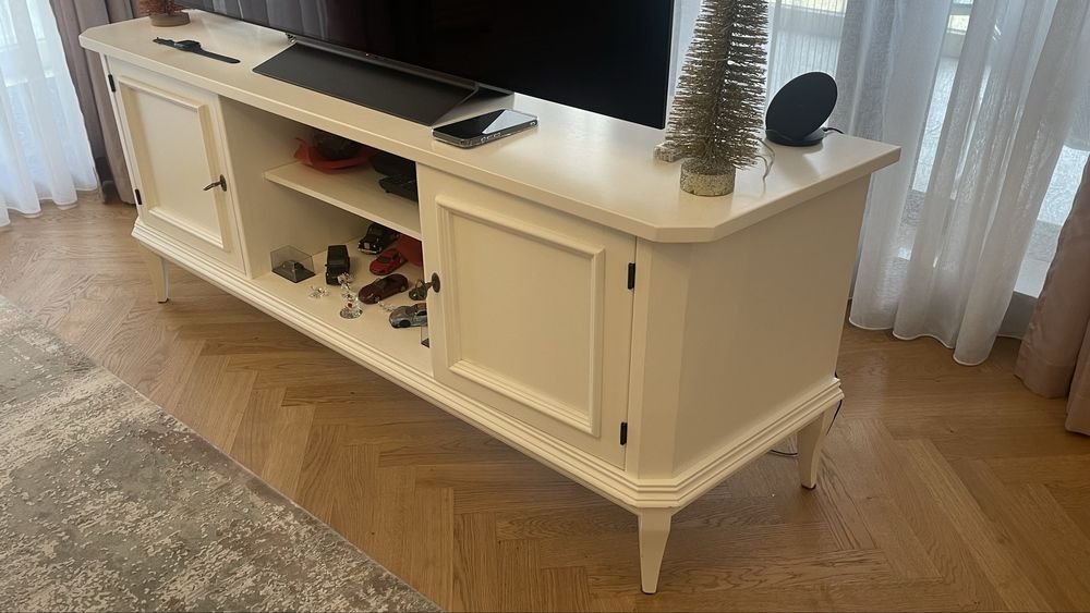 Vand mobilier neoclasic alb, lemn masiv