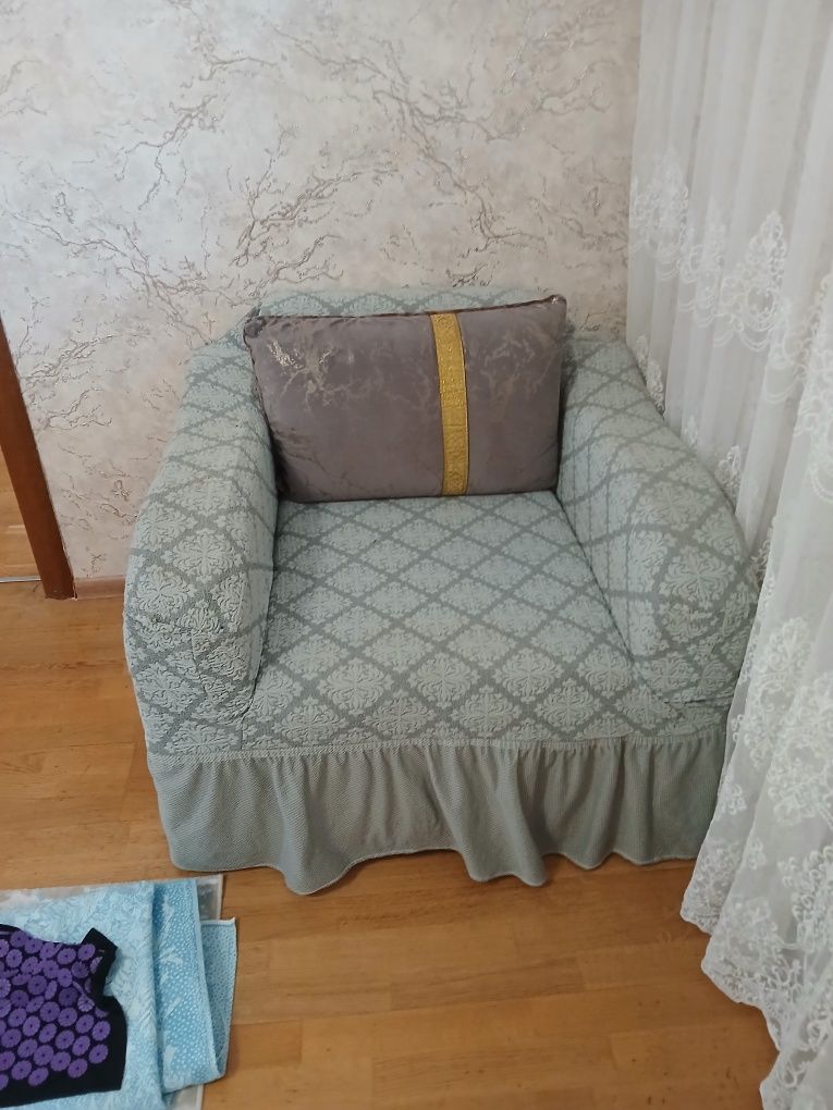 Продам диван и кресла