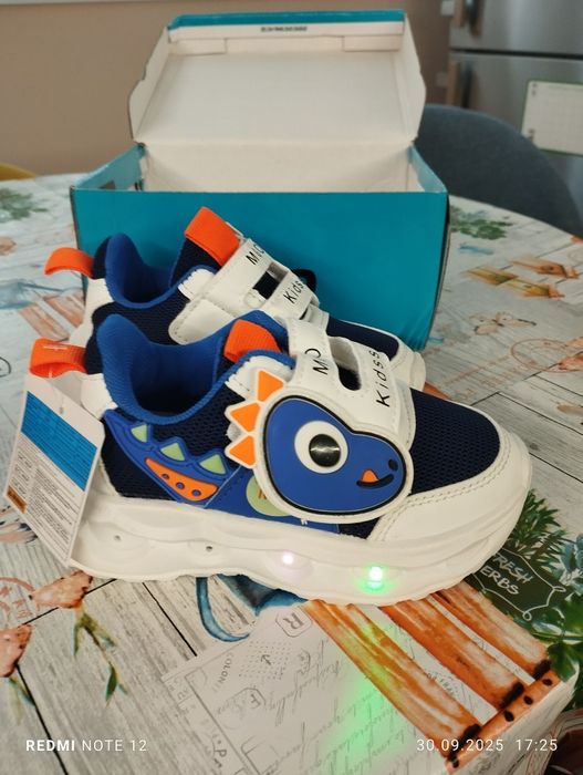 Маратонки с лед светлини