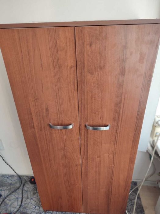 Шкаф деревянный офисный под хранение закрытый с полками 1.5 м