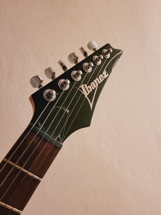 Vând chitară Ibanez