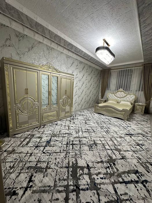 Уй Ховли 8 хонали