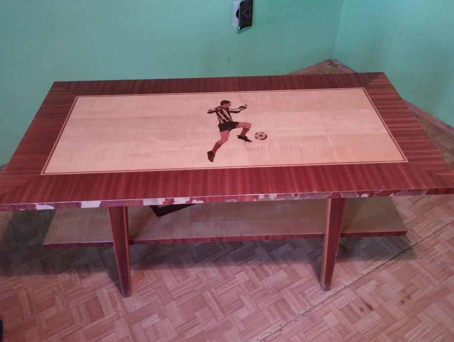 Маса, холна, дървена, с футболист на ФК Локомотив, футбол,Локо Пловдив