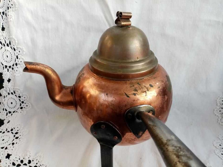 Стар меден чайник