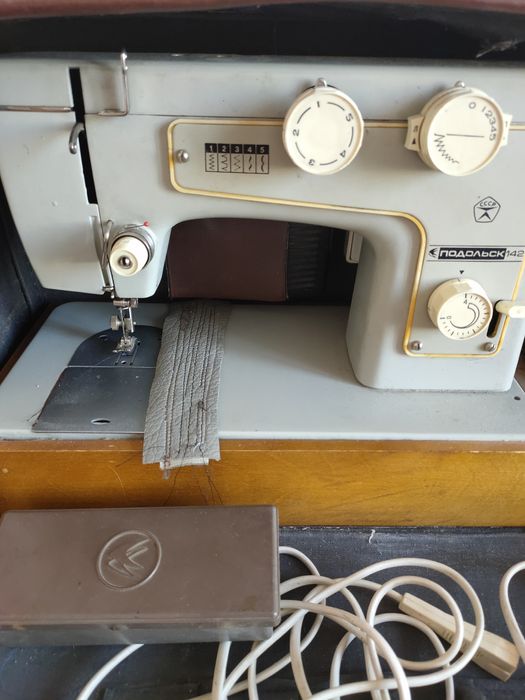 Швейная машина Подольск 142