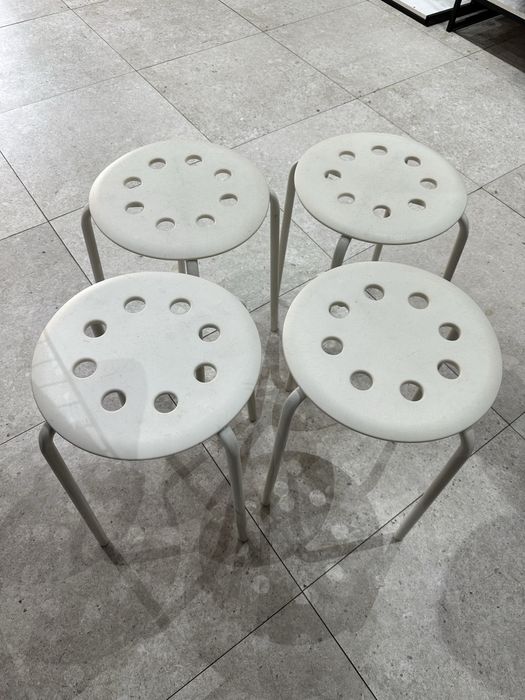 Стулья 4 штуки прочные