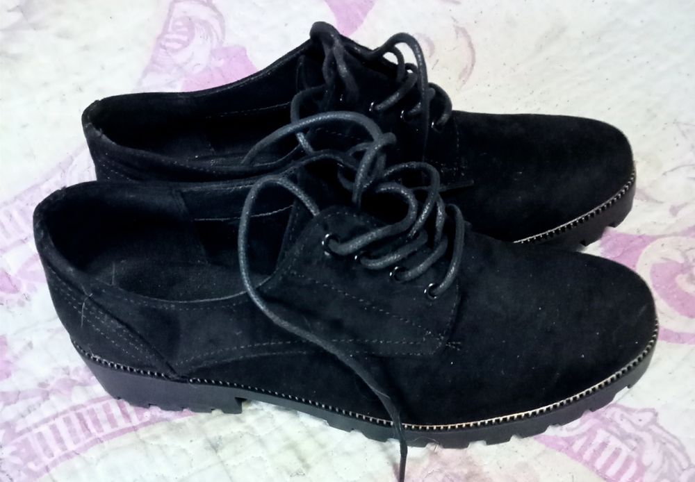 Туфли замшевые 41 разме новые не ношены оказались маловаты мне классны