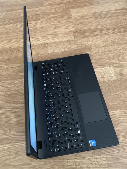 Laptop Acer Slim display 15,6 led,4gb ram,320gb mem,baterie buna cu in