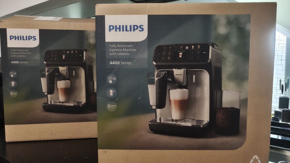 Espressor automat Philips EP4443/70 12 bauturi gr. 2 ani
