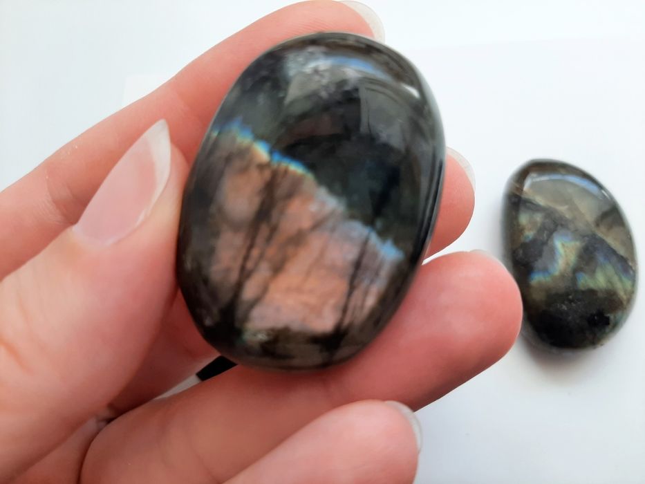 Лабрадорит натуральный камень