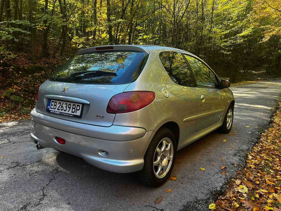 Peugeot 206 1.6 бензин пежо