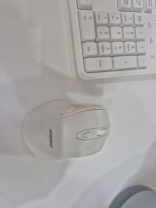 Клавиатура и мышь беспроводные,  Цвет белый