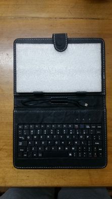 Husa pentru tabletă de 7,85" cu tastatura