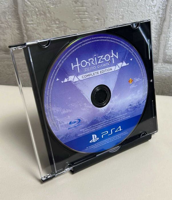Продам диск Horizon Zero Dawn Complete Edition PS4