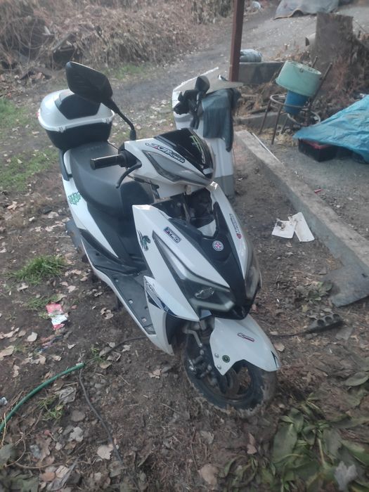 Продам мопед м8 про 150 кубов