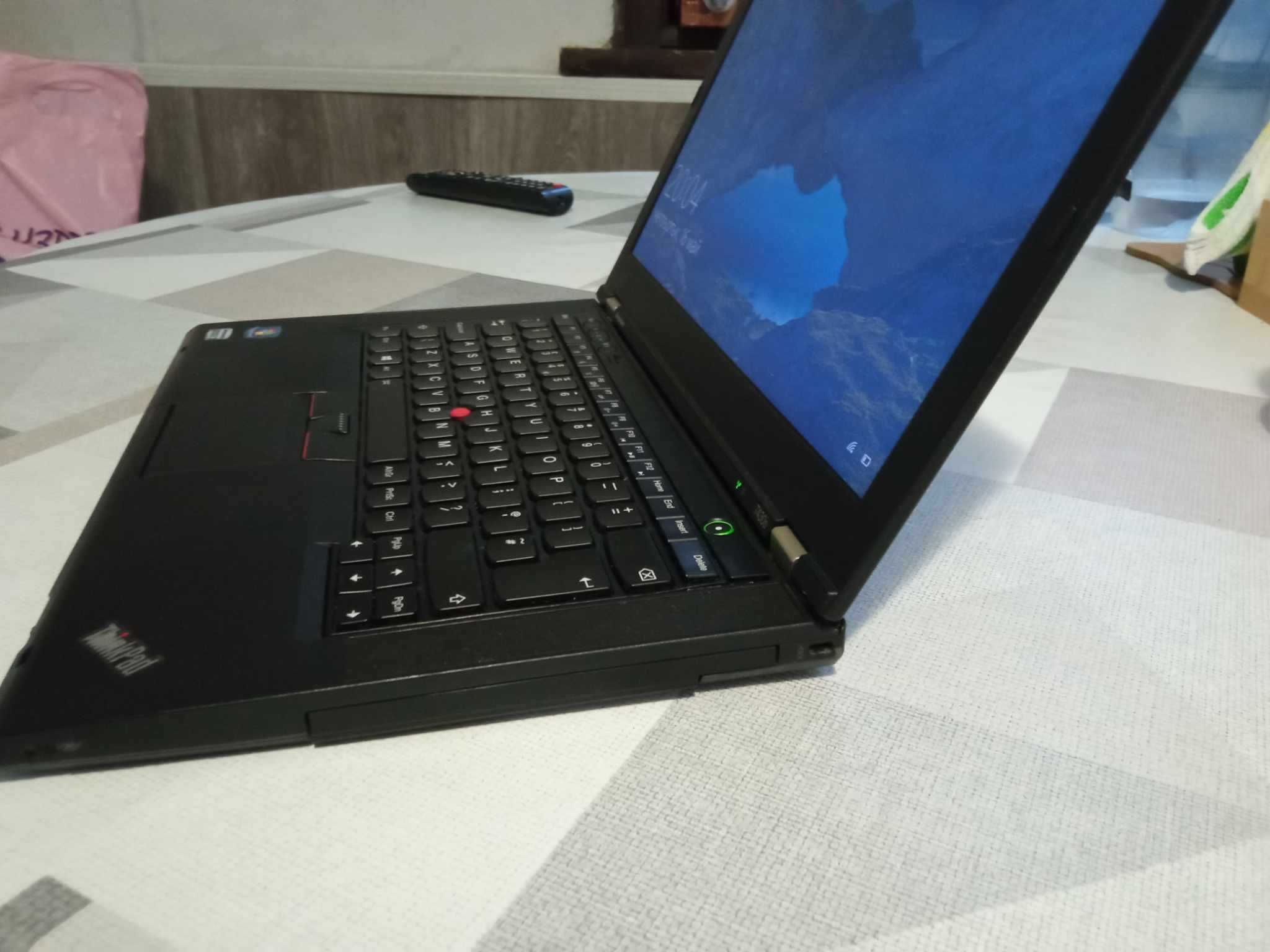 Продавам лаптоп Lenovo ThinkPad T430s подходящ за бизнес и образование