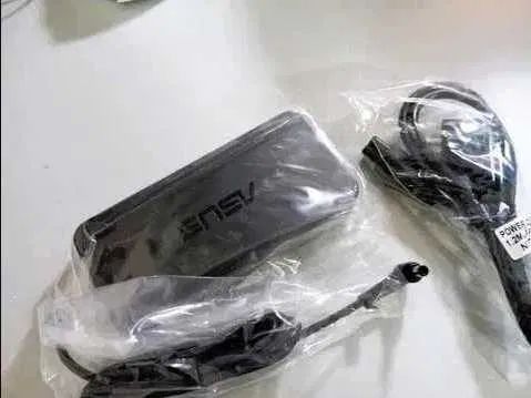 ОРИГИНАЛ на ноутбук ASUS зарядка блок питания (на разъём с иглой)