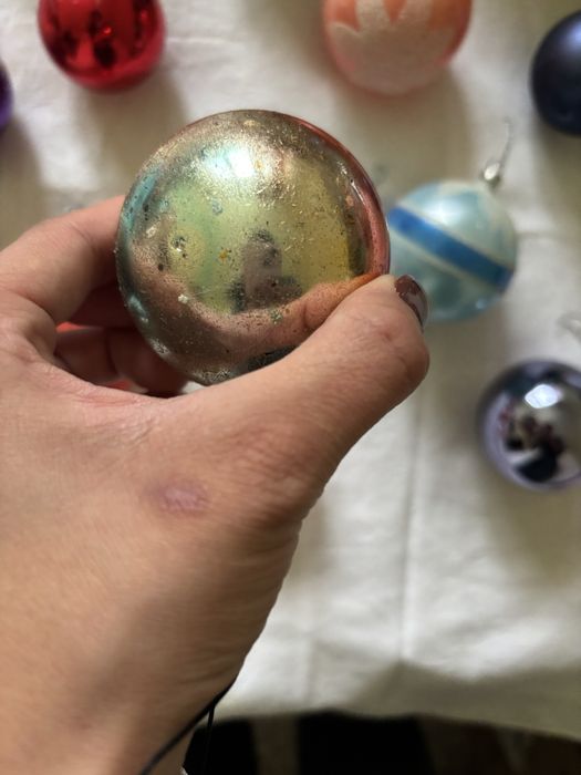 Globuri vechi sticla si plastic