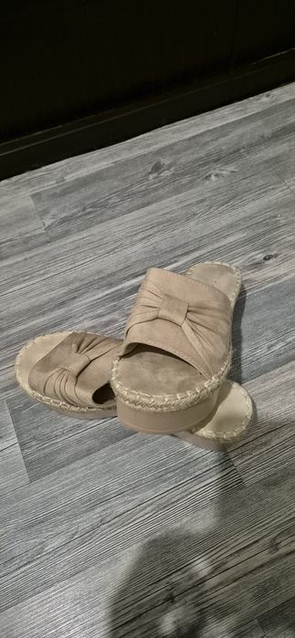 Летни дамски чехли