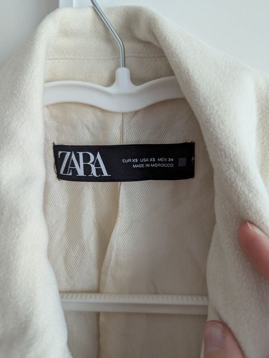 Бяло сако Zara 34-36 размер