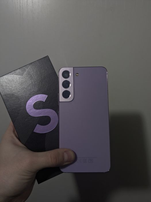 Продам Samsung s22