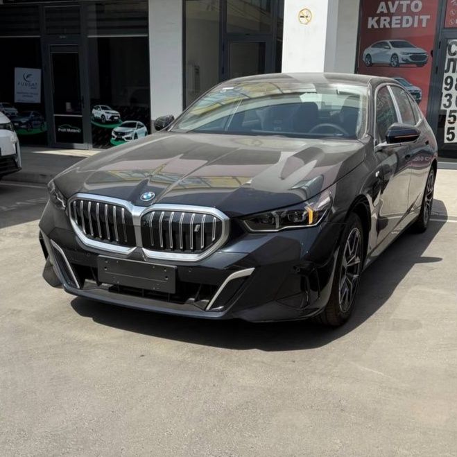 Нотариус BMW i5 40L 2025