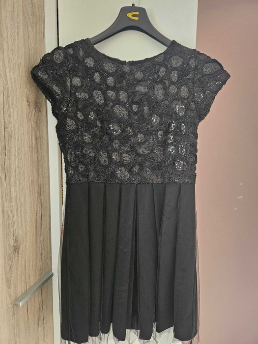 Официална рокля .