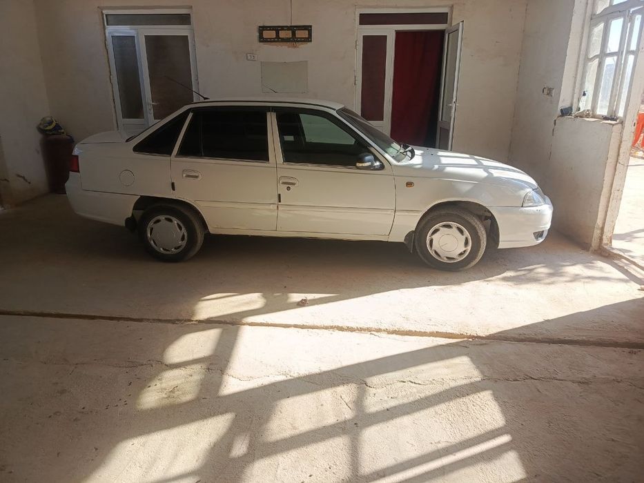 Nexia 2 xolati yaxshi yurib turgan moshina