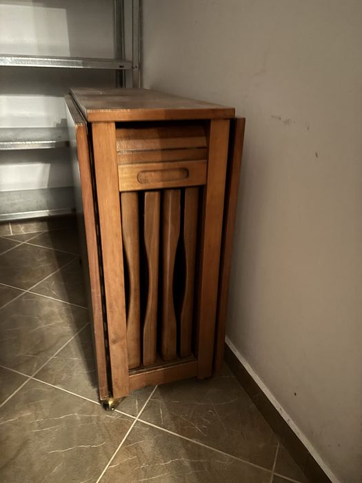 Masa lemn pliabila pentru 6-8 pers, cu 4 scaune