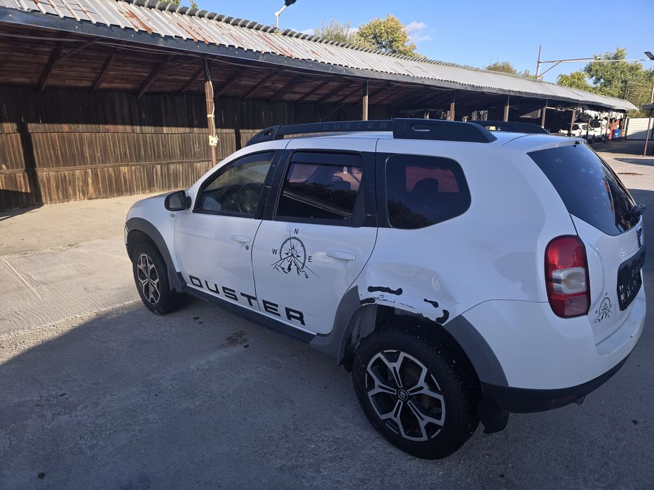 Dezmembrez Dacia Duster 1.5 dci 4x4 2015 volan stanga