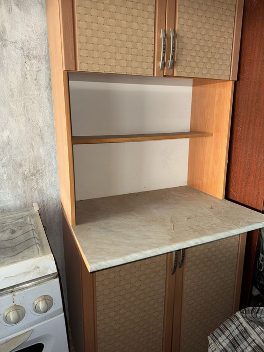 Кухонный шкаф и мойка