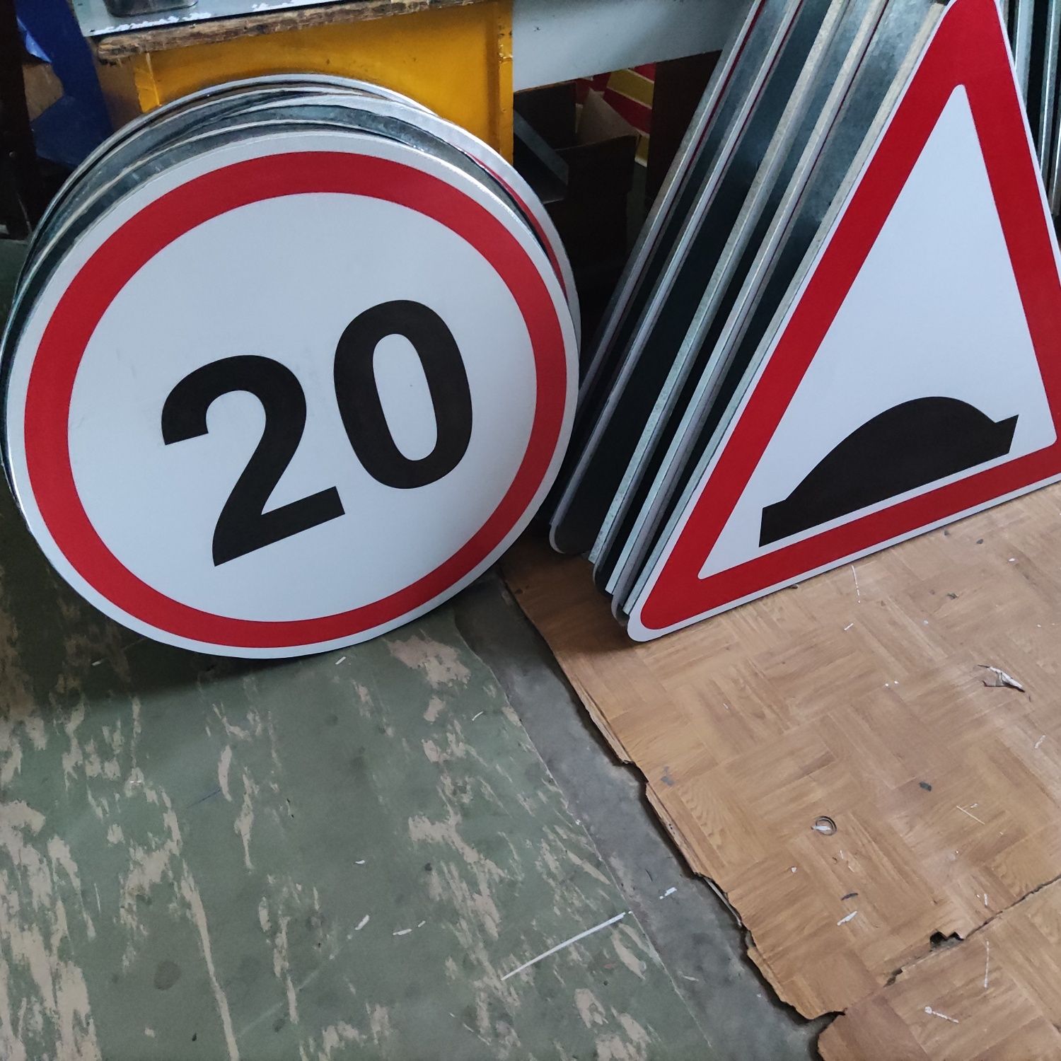 Производство дорожных знаков и табличек  в Шымкенте